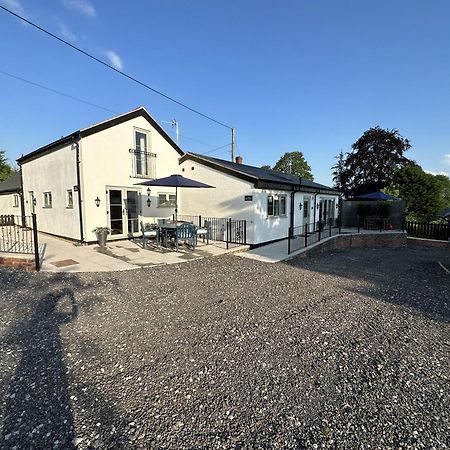 Finwood Green Farm Holiday Cottages-The Calf Shed And The Milk Parlour Henley-in-Arden Номер фото